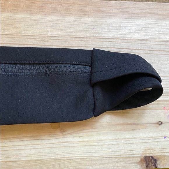 NEW Free People Movement Fast And Free Running Belt Black - Picture 3 of 6